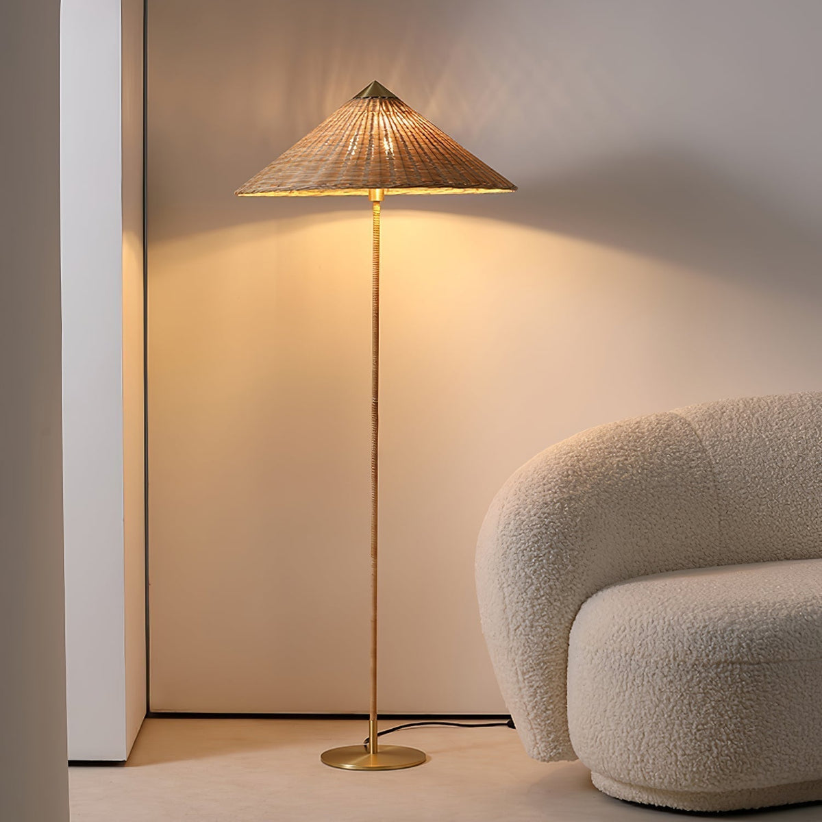 9602 Floor Lamp