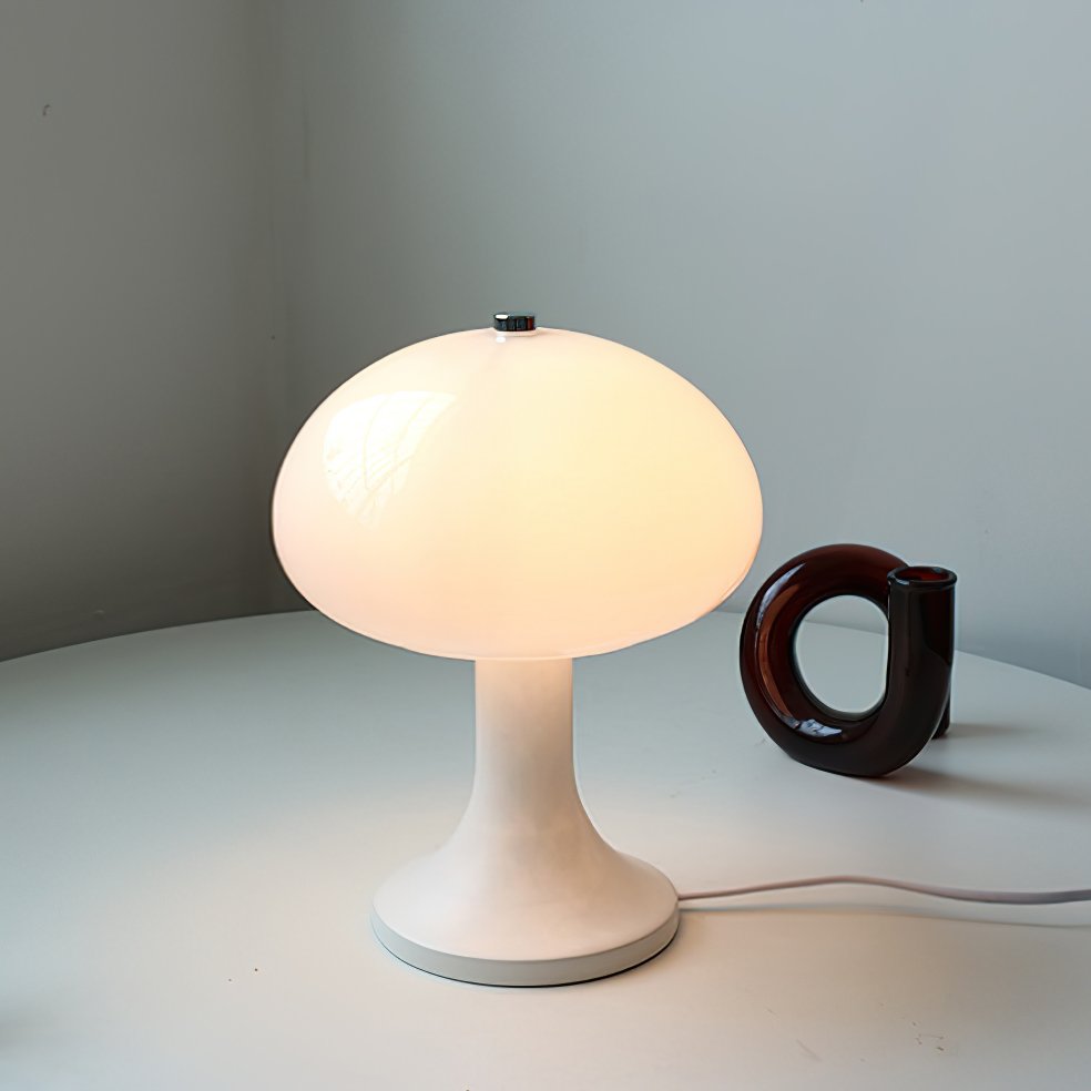 VeroMan Table Lamp