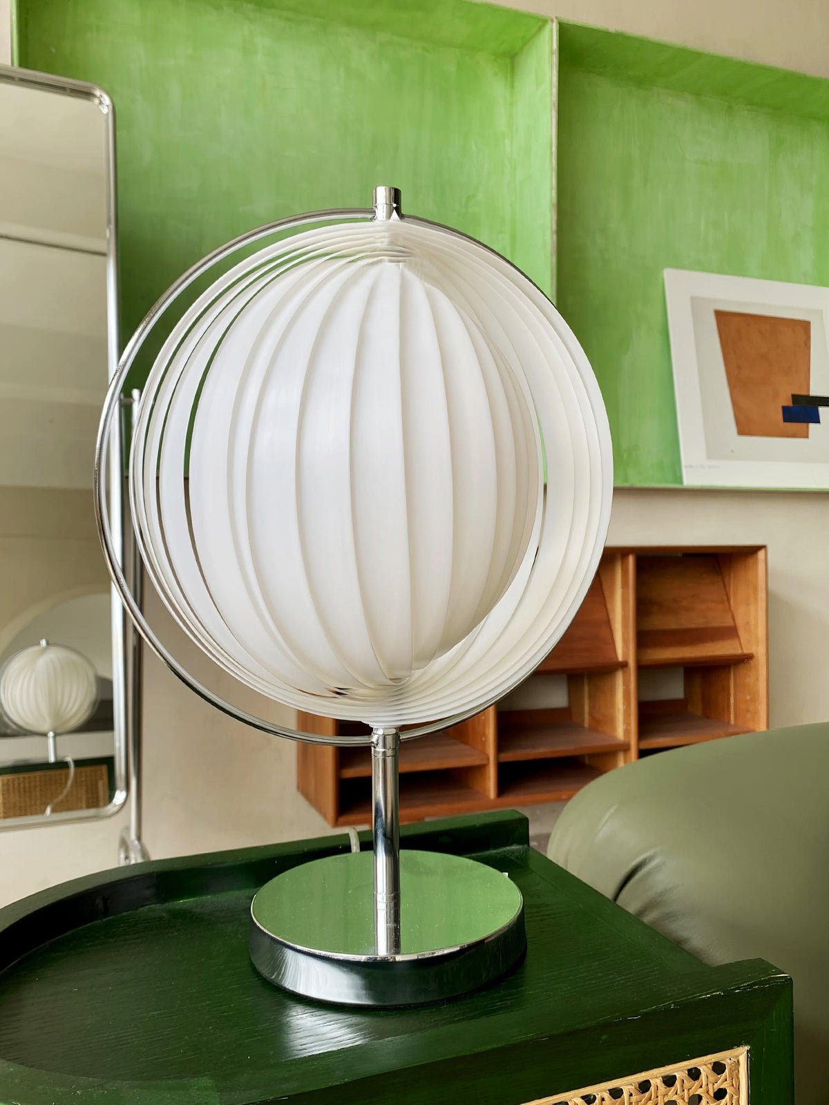 vintage-moon-table-lamp