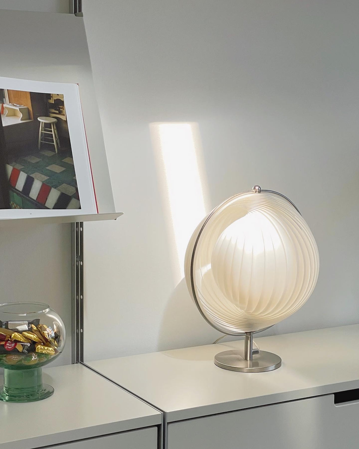 vintage-moon-table-lamp