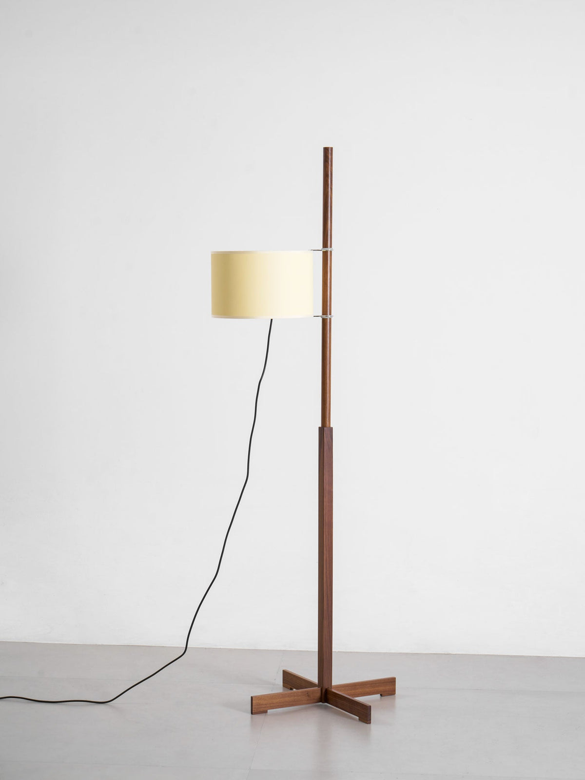 wood-tmm-floor-lamp