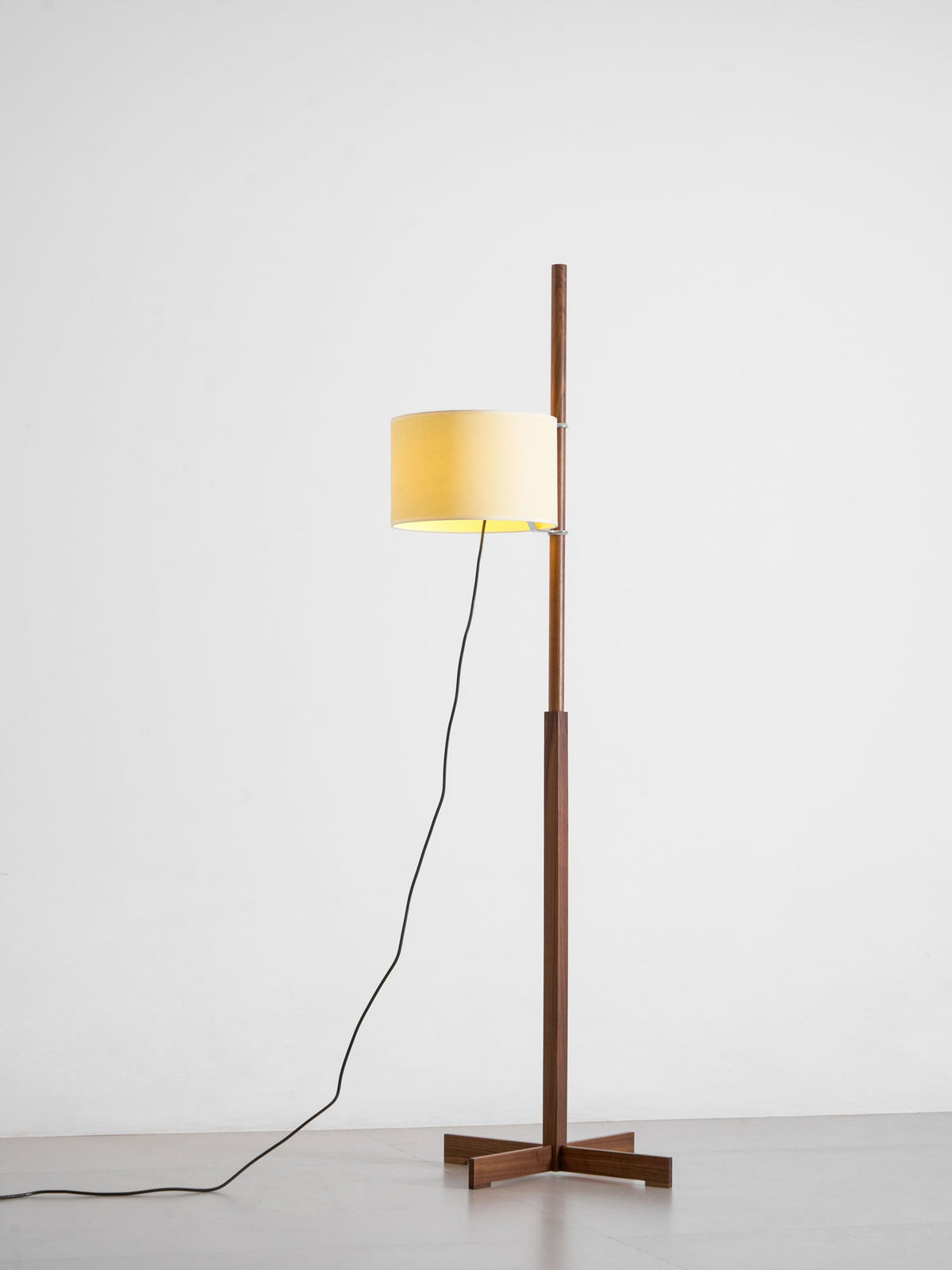 wood-tmm-floor-lamp
