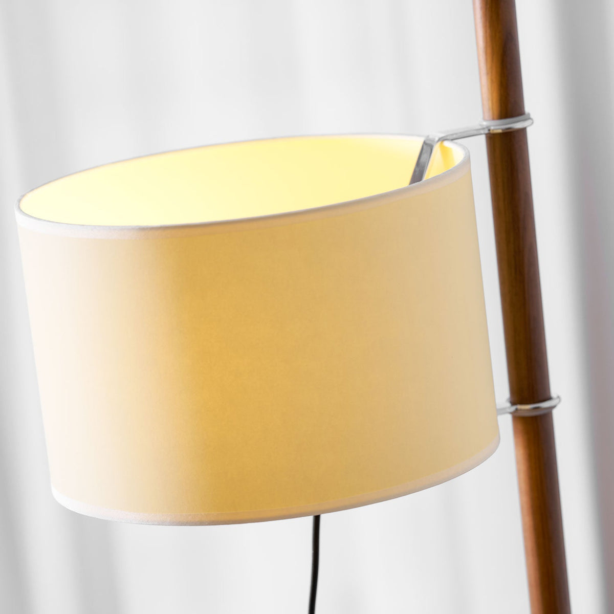 wood-tmm-floor-lamp