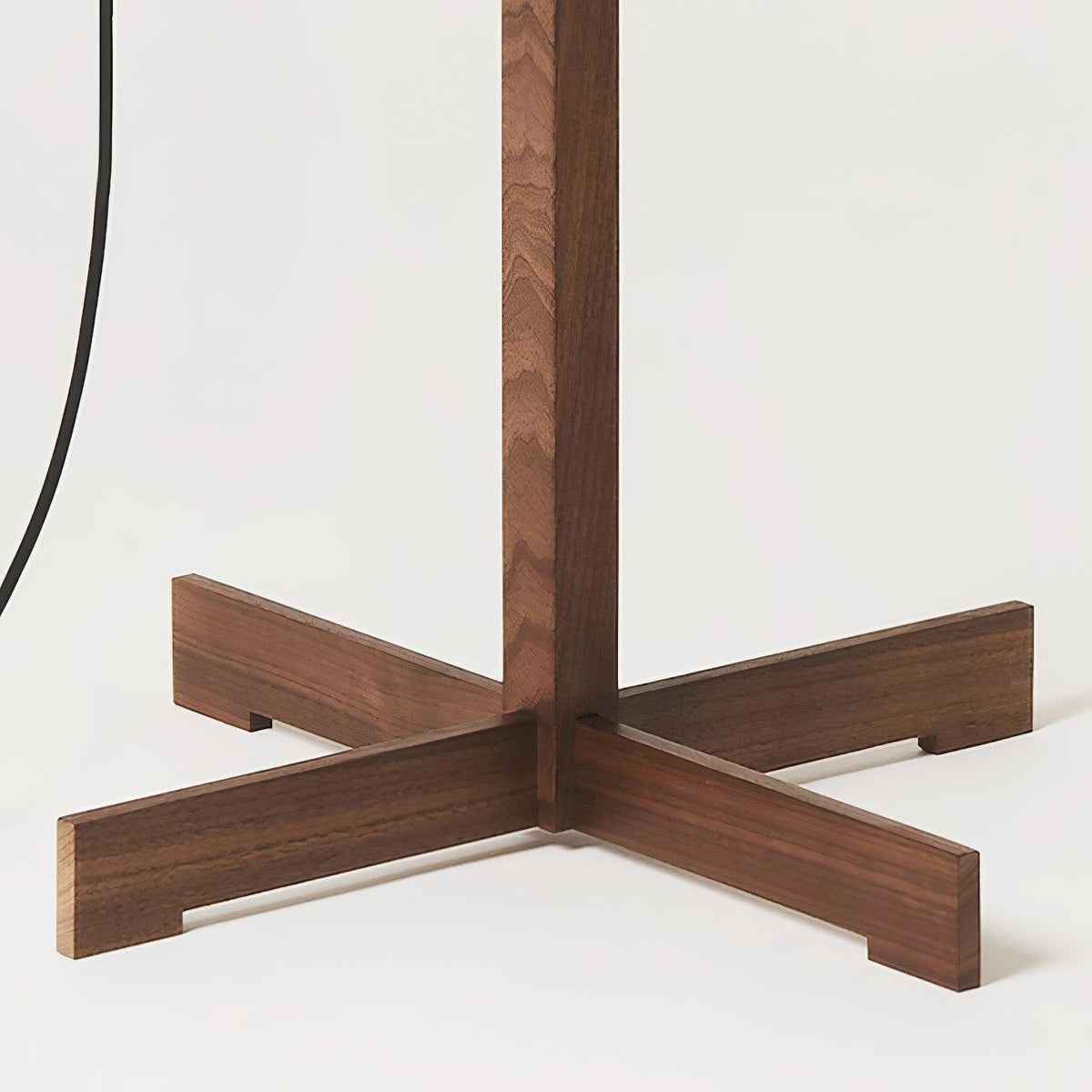 wood-tmm-floor-lamp