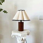 wooden-pillar-pleated-table-lamp